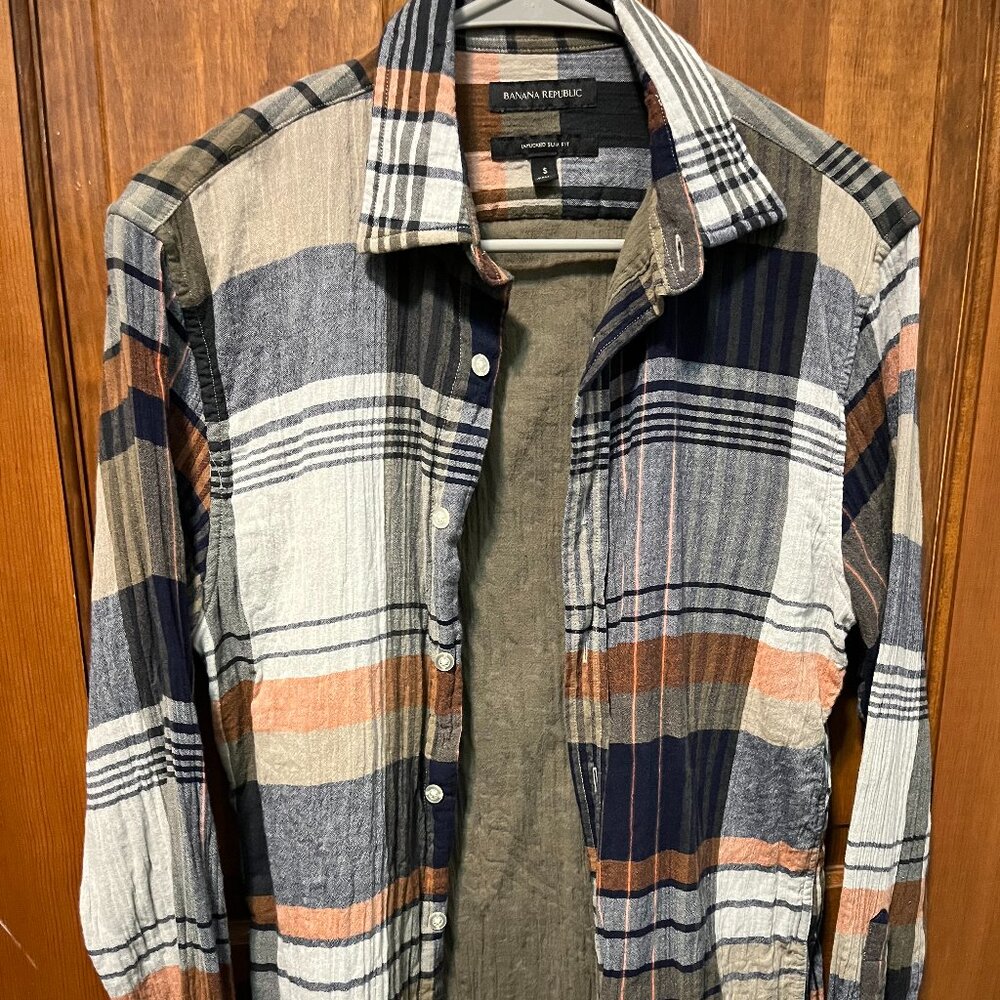 Banana Republic Untucked Slim Fit Men's Shirt - Size Small